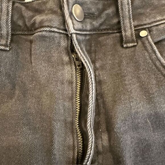 Tinseltown Stonewashed Black Jeans Distressed Relaxed Fit Tapered Leg Size 11 - Picture 5 of 12